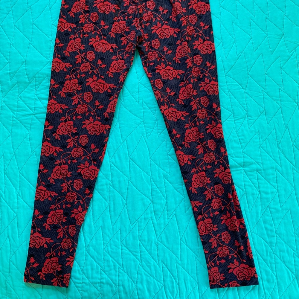 Velvet roses 🌹 leggings